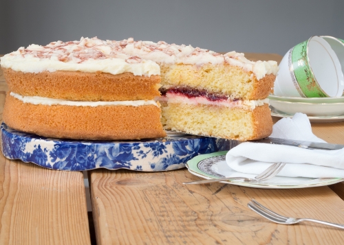 Picture of FROZEN COBBS GLUTEN & DAIRY FREE VICTORIA SPONGE CAKE 14 PORTIONS